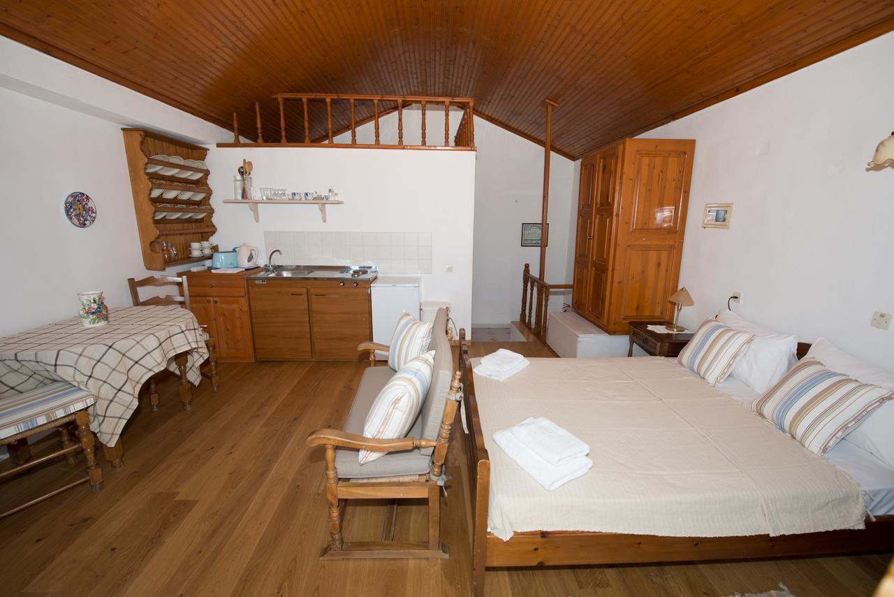 Kyklameno Studio No 3 Symi Exterior foto